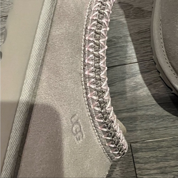 UGG Tasman Slipper 5955-GOA womens sz. - Picture 6 of 6